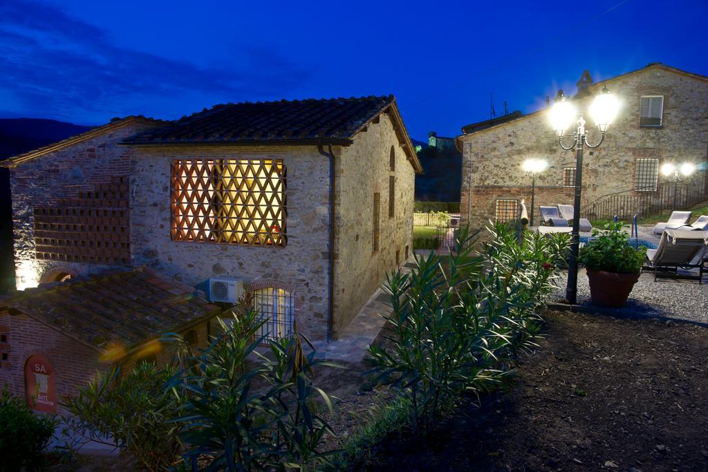 Suite Accommodation Mastiano エクステリア 写真