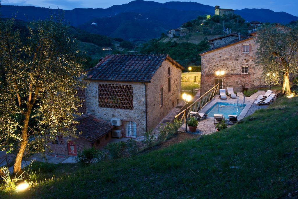 Suite Accommodation Mastiano エクステリア 写真
