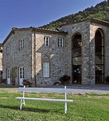 Suite Accommodation Mastiano エクステリア 写真